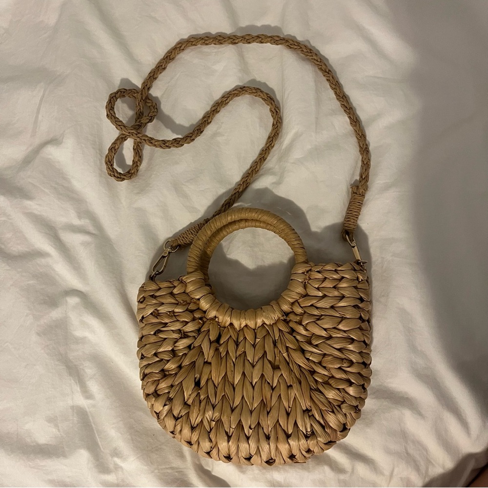 Abercrombie Wicker Basket Crossbody Bag - Picture 3 of 9